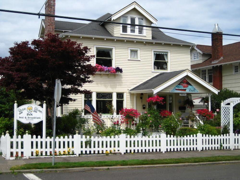 Rose River Inn B&B Астория Екстериор снимка