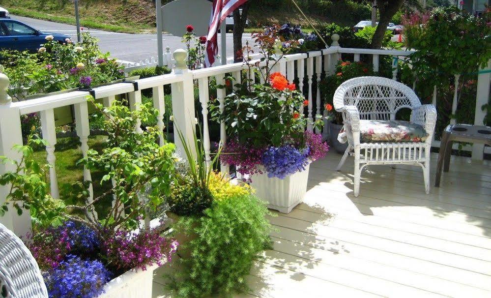 Rose River Inn B&B Астория Екстериор снимка
